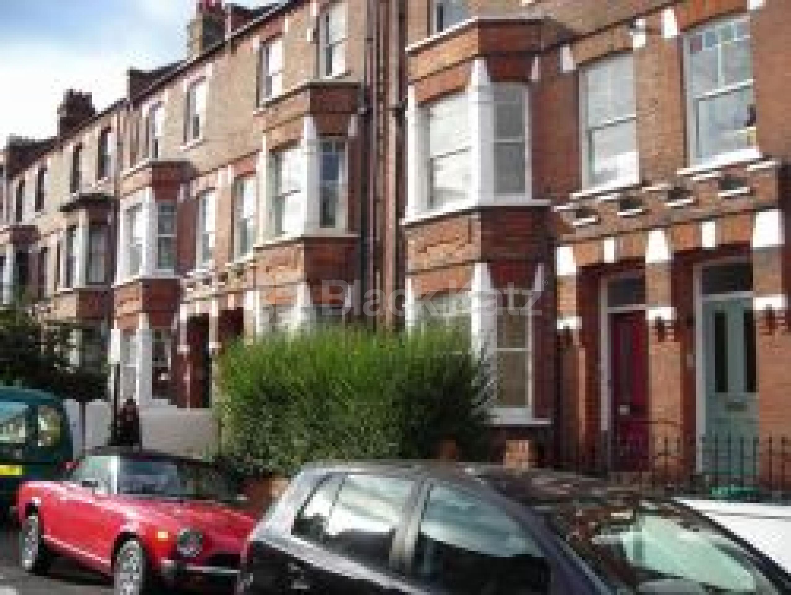 			1 Bedroom, 1 bath, 1 reception Flat			 Constantine Road, BELSIZE PARK NW3 nw3